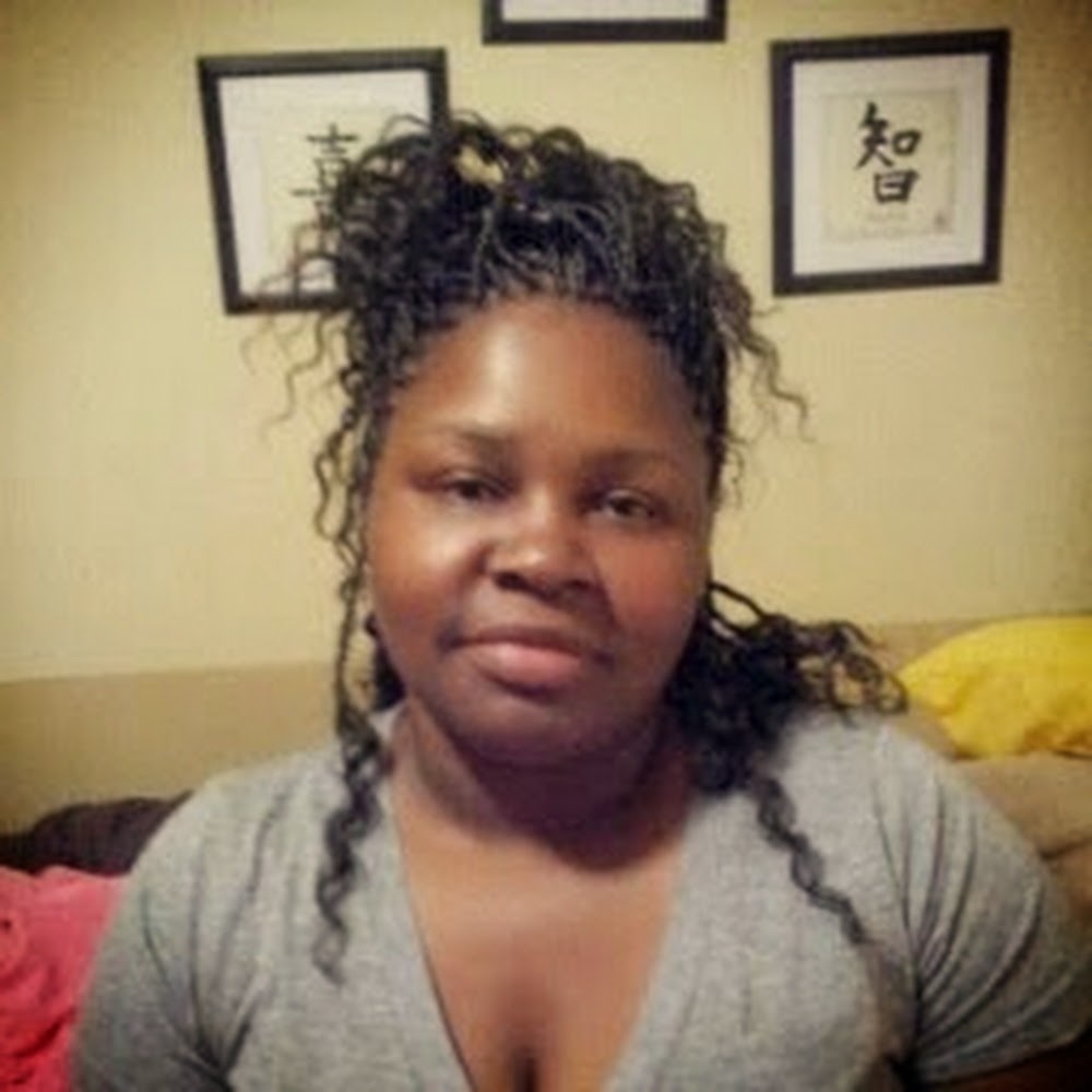 Meet your Posher, Loni